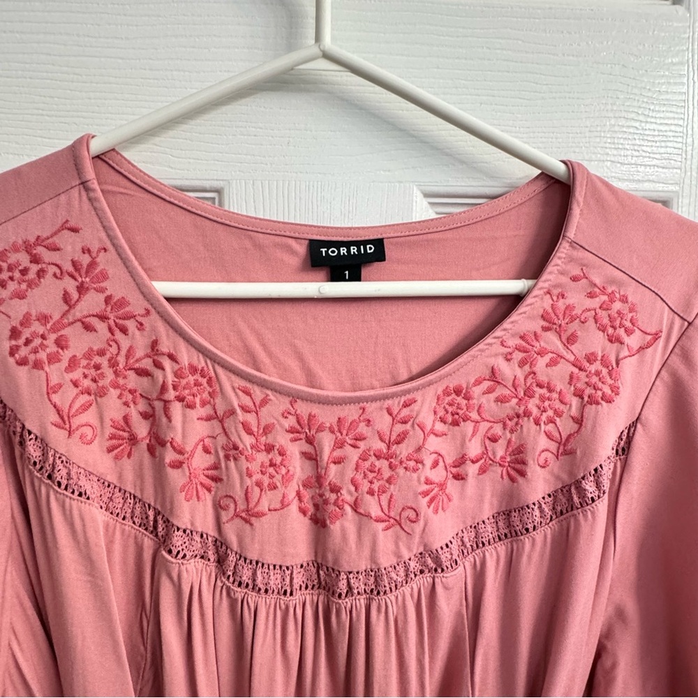 Torrid Women's Pink Mini Challis Embroidered Dress - Plus Size 1 - NWOT - Picture 5 of 11